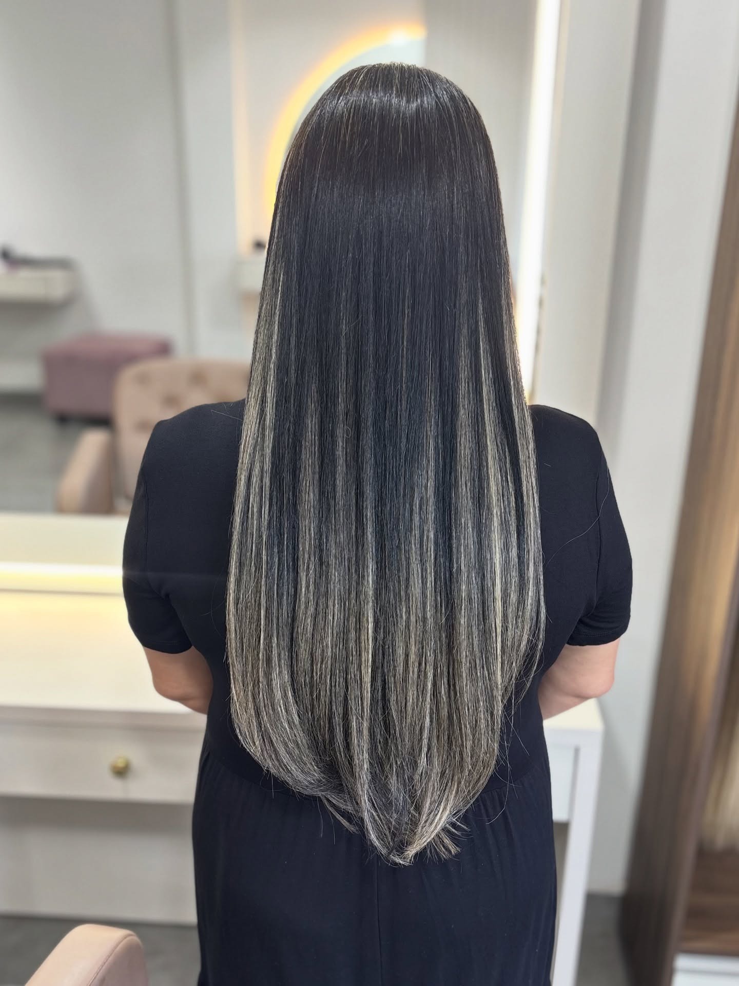 Publicação do Espaço Mega Hair mostrando transformação capilar